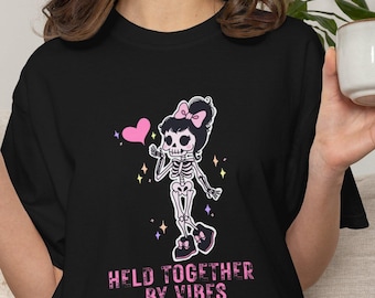 Camiseta "Mantenidos unidos por las buenas vibras", Camiseta sobre enfermedades crónicas, Camiseta de concienciación sobre el síndrome de Ehlers-Danlos, Camiseta divertida para personas con enfermedades crónicas, Camiseta sobre enfermedades invisibles, Regalo de cebra