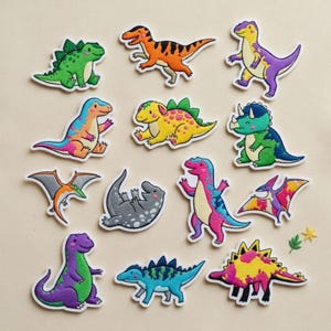 It's Ok To Be Different Autisme dinosaurus geborduurde patch, autisme bewustzijn opstrijkbare hoeden jassen rugzakken, leraar speciaal onderwijs cadeau