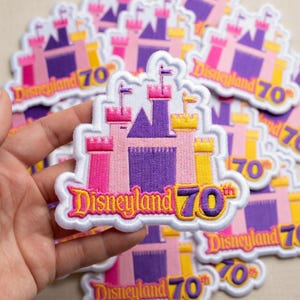 Disneyland 70-jähriges Jubiläum Schloss Gestickter Aufnäher, Walt Disneyworld Main Street, Disney Magic Kingdom Aufbügler, Geschenk für Fan
