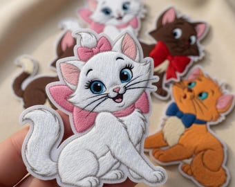Parche bordado de Los Aristogatos, Marie Toulouse Berlioz Cat para planchar, Lindo gato blanco con lazo rosa, Regalo para fans