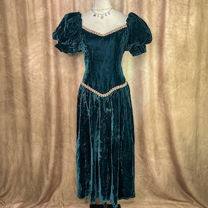 hi lo dresses for women Flowy Halter Lace Cocktail Dress main image 1