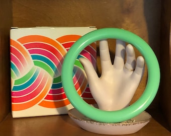 Vintage New Mint Green Light Teal Lucite Bangle ~ Avon Color Go Round Bangle Bracelet In The Original Box  ~ NOS Jewelry ~ FREE SHIPPING!