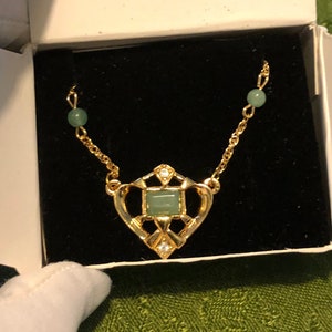 Vintage Genuine Aventurine Necklace Dated 1992 In The Original Box And BEAUTIFUL! ~ Deadstock Avon ~ FREE Shipping!
