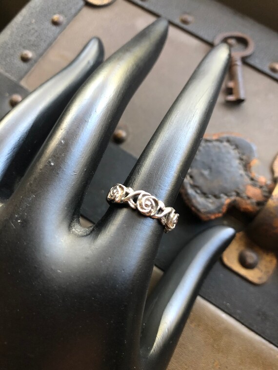 Genuine 925 Sterling Silver Roses Roses Ring In A Siz… - Gem