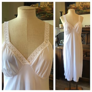 White Vintage Nylon And Lace Shadowline Full Slip Size 34-38 Inch Bust ~ Never Worn White Shadowline Slip Dress Or Nightgown ~ FREE Shipping