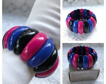 Vintage Art Color Expandable Elastic Bracelet In A Size Small By Avon ~ Fuchsia, Blue, Black Bracelet In The Original Box ~ FREE Shipping!