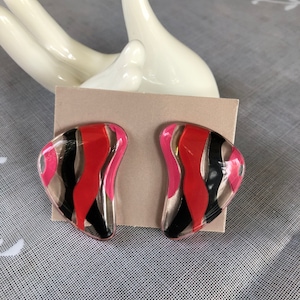 Vintage Never Worn Pink And Black Avon Heat Wave Fashion Wave Earrings With Surgical Steel Posts ~Super Rare Find Dated 1986  FREE Shipping!