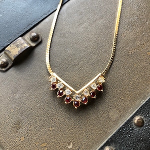 Elegant Vintage Goldtone Ruby Or Garnet Rhinestone Necklace ~ Pretty Dress Up Or Christmas Jewelry In Pristine Condition ~ FREE Shipping!