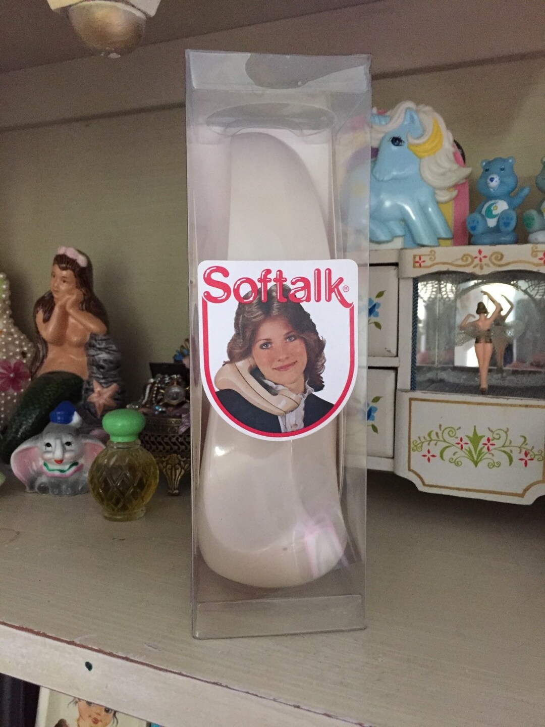 Softtalk Device Never Used Ivory Color Softtalk Soft Shoulder Phone Accessory in the ...