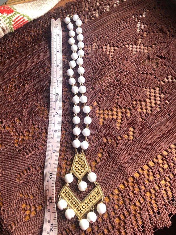 Vintage Mid Century White Beaded Necklace ~ Gold … - image 3