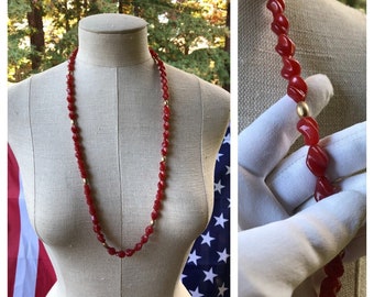 Collier Vintage AVON Pearlustre 1985 - Longueur 30 Pouces (environ 76 Cm) - Couleur Blanc Cassé - Neuf Avec étiquettes