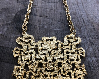 Unique Vintage Cut Shiny Gold Large Pendant Necklace