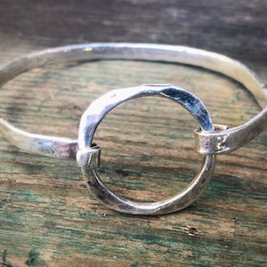 Pulsera vintage modernista de plata de ley con bisagras, diseño geométrico cuadrado y circular