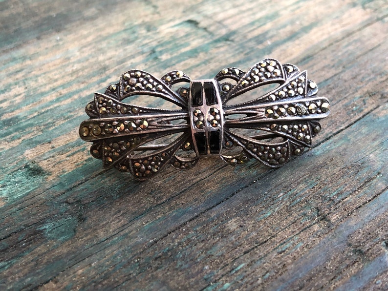 Art Deco Sterling Silver /& Marcasite Brooch with Onyx Gemstone