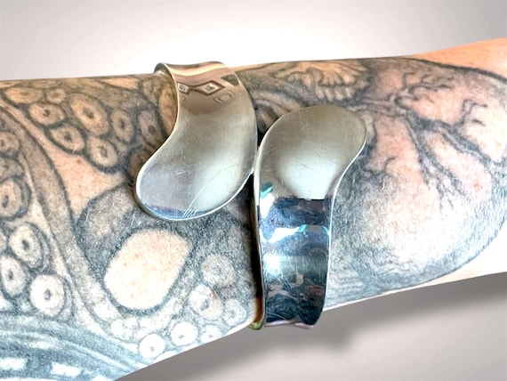 Vintage Solid Sterling Silver Bypass Cuff Bracelet - image 6