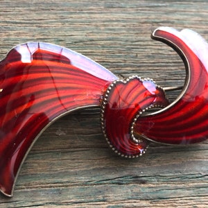 Vintage Sterling Silver Norwegian Red Enamel Modernist Flourish Brooch