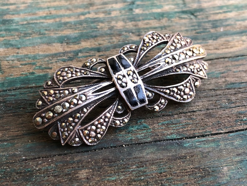 Art Deco Sterling Silver /& Marcasite Brooch with Onyx Gemstone