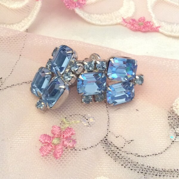 Authentic Vintage QUALITY, Stunning, BLUE RHINESTONE Screw On Earrings, Wedding, Bride, Bridesmaid, Birthday, Prom, Free Postage.