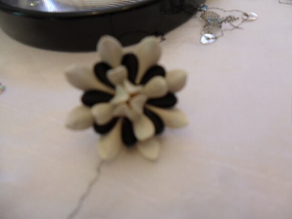 Authentic Vintage Black And White Enamel Flower C… - image 3