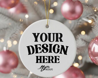 Mockup de enfeite de Natal circular, modelo de enfeite de cerâmica redondo, árvore rosa, estilo natalino, foto de produto, imagem JPG