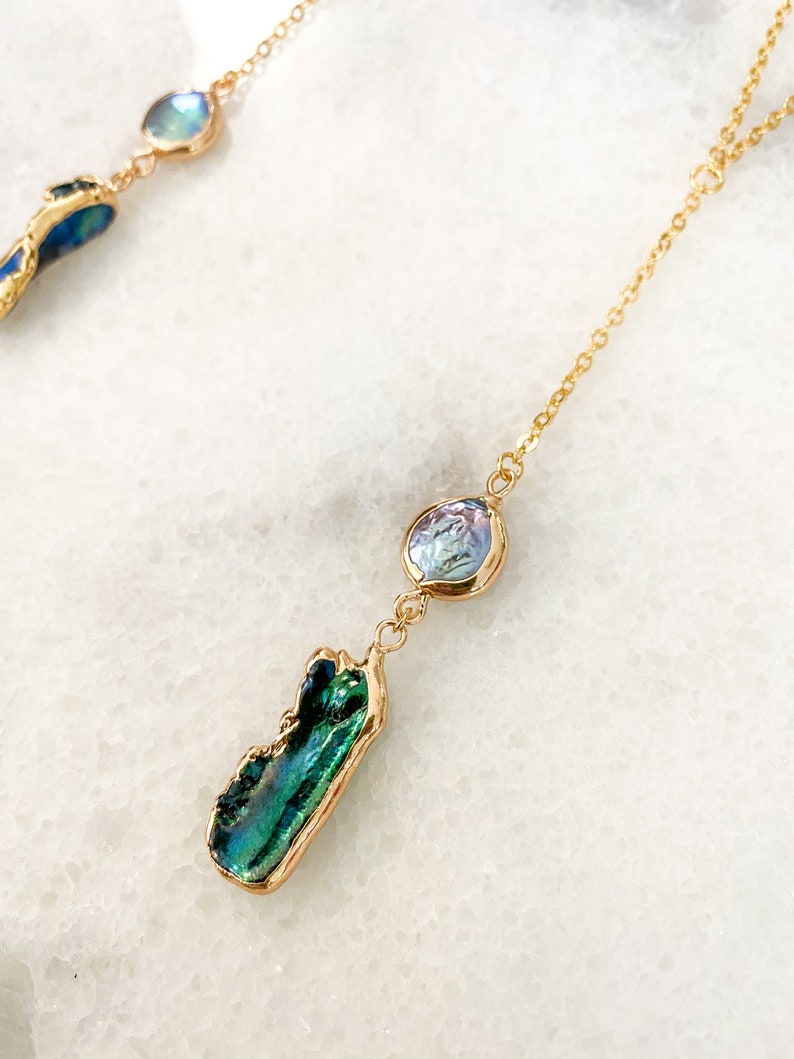 Delicate Lariat Iridescent Pearl Drop Necklace