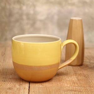 Große tasse mit henkel