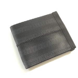 Cartera vegana con correa para cinturón de seguridad de color negro