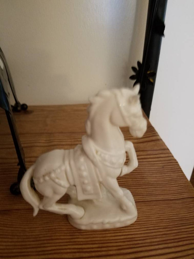Porcelain white horse 62318