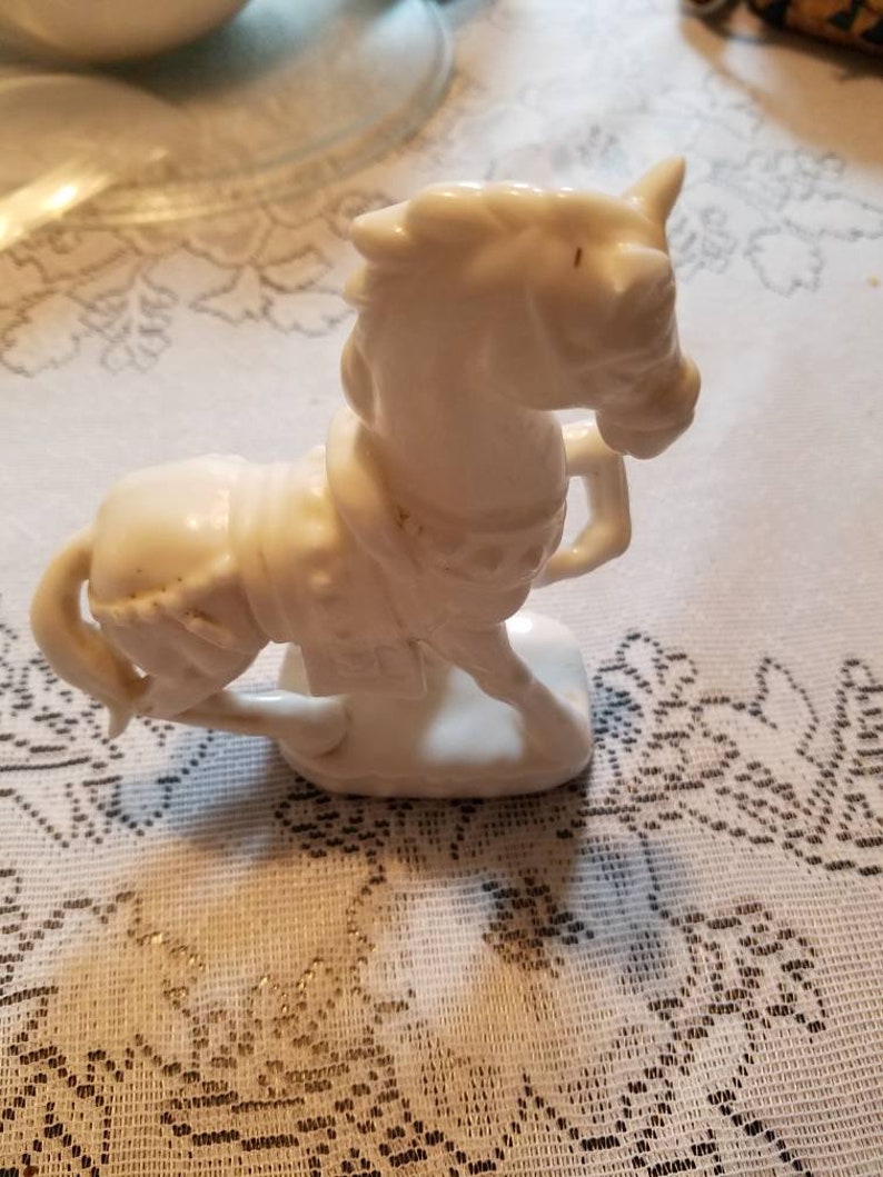 Porcelain white horse 62318