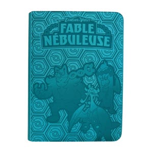 Peut inclure: Carnet de couleur teal avec le texte "Fable Nebuleuse" et des illustrations de personnages. La couverture présente un motif hexagonal en arrière-plan. Le carnet est rectangulaire et semble neuf.