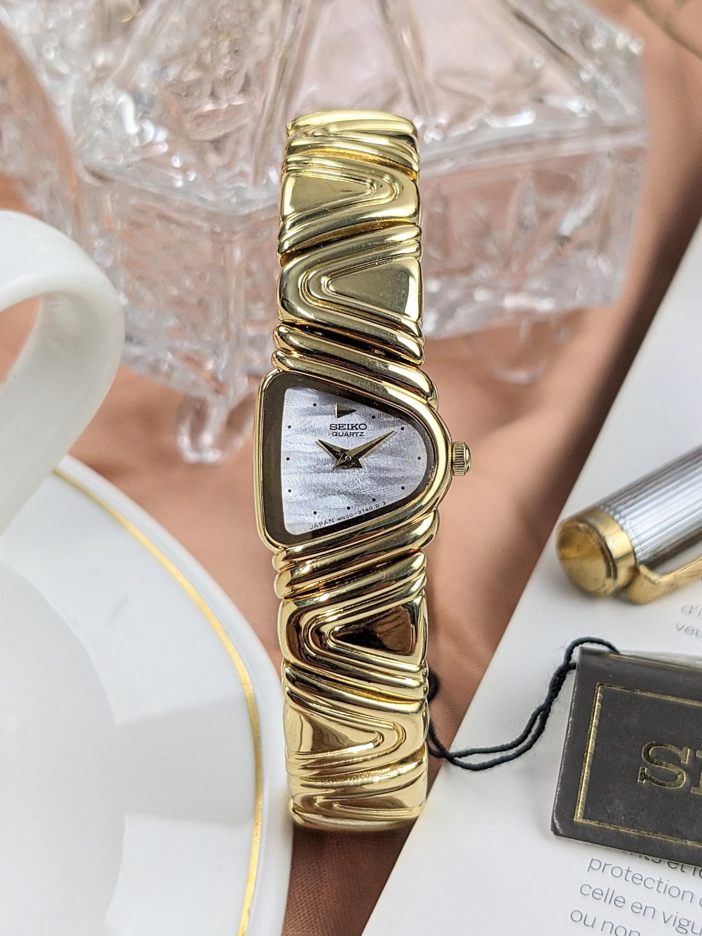 Vintage womens seiko gold watch - Etsy 日本