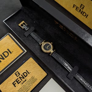 FENDI フェンディ 6100Lシェルダイアルレディースウォッチ