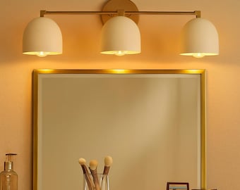 Luminária de parede tripla com cúpula, estilo industrial para banheiro.