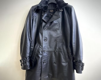 Resident Evil Requiem Leon S. Kennedy Jacke, RE9 Schwarzer Leder-Cosplay-Mantel, Handgefertigtes Gaming-Kostüm