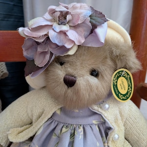 ぬいぐるみ vintage teddy bear in floral dress Vintage Bearington Bear, Floral Purple Dress, Vintage Collectible
