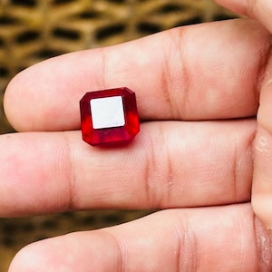 Rubí de lujo de Bangkok: gema de un rojo intenso y apasionante / Rubí tailandés genuino para joyería premium y elegantes diseños personalizados