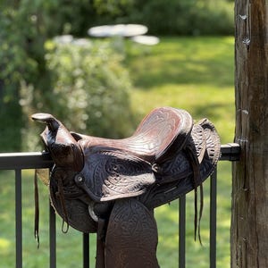 Vintage Tooled Leather Western Saddle: Embossed Cowboy Ranch Decor