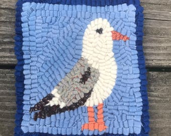 Seagull Rug Hooking Kit: Beginner Primitive Project (6x6.5")