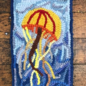 Ophangset voor kwallentapijt: kunst van primitieve vezels (8 x 15,5 inch)