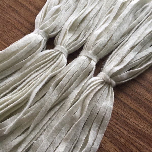 All Natural Warm White Rug Hooking Wool - 100 #4, #6, or #8 Sized Hand Cut Wool Strips for Rug Hooking or Punch Needle