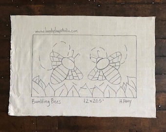 Hand Drawn Bee Rug Hooking Pattern: 12x20.5 inch on Linen or Monks Cloth