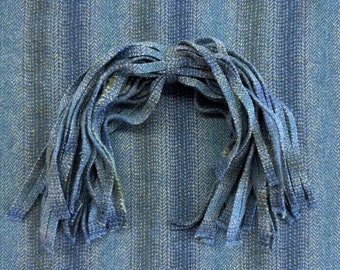 Bandes de laine ombrées bleu poudré : crochets de tapis, matelassage (8 x 13 po.)