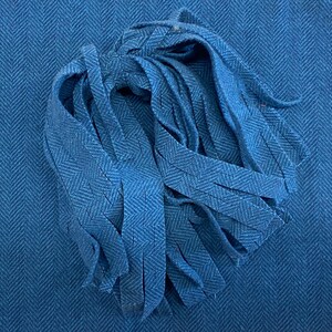 Rug Hooking Wool Strips oder Swatch - Mittelblauer Fischgrät - 100% Wolle 8 x 13 "- Teppiche, Quilts, Penny Rugs - Drei Breiten zur Auswahl