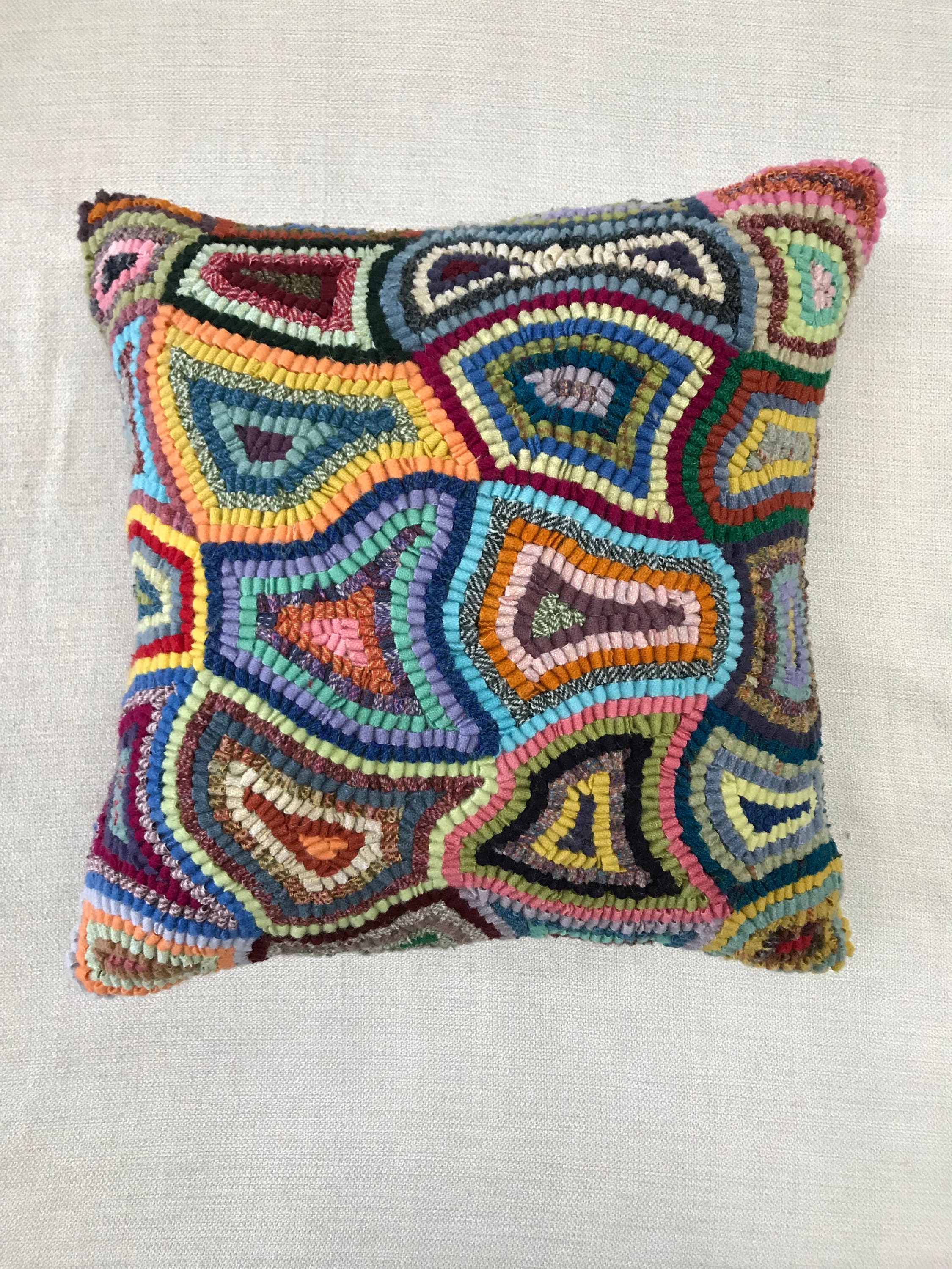 Rug Hooking Kit Abstract Pillow Complete 12 by 12 Inch Etsy Canada