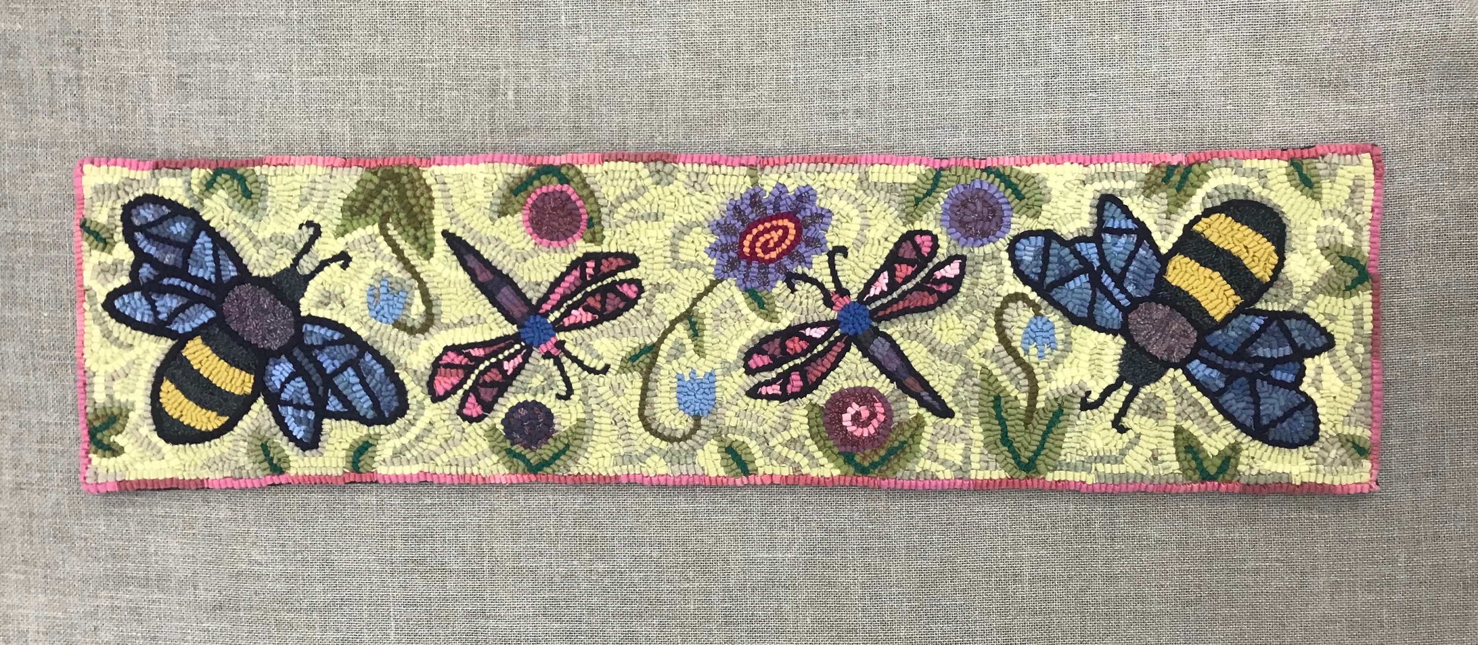 Rug Hooking Kit DIY 100% Wool Rug Hook Kit Bee Table - Etsy India