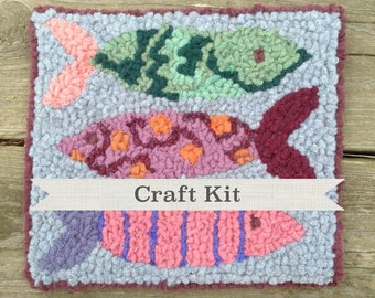 Fish Rug Hooking Kit: Beginner DIY Fiber Art (7.5x8.5 inch)