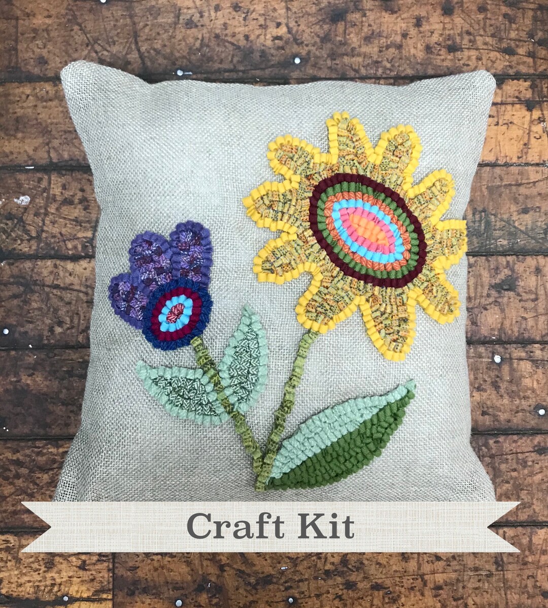 Flower Power Rug Hooking Kit: DIY Linen Pillow, Fiber Art (16x16 Inch ...