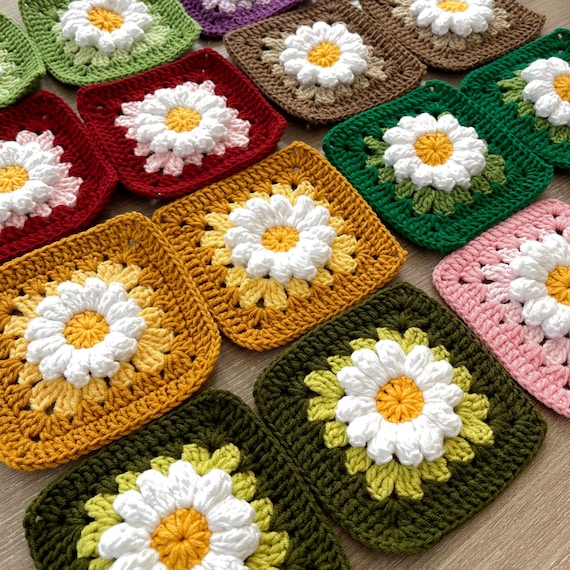 Daisy Granny Square Motif Pattern  - Beginner Friendly PDF