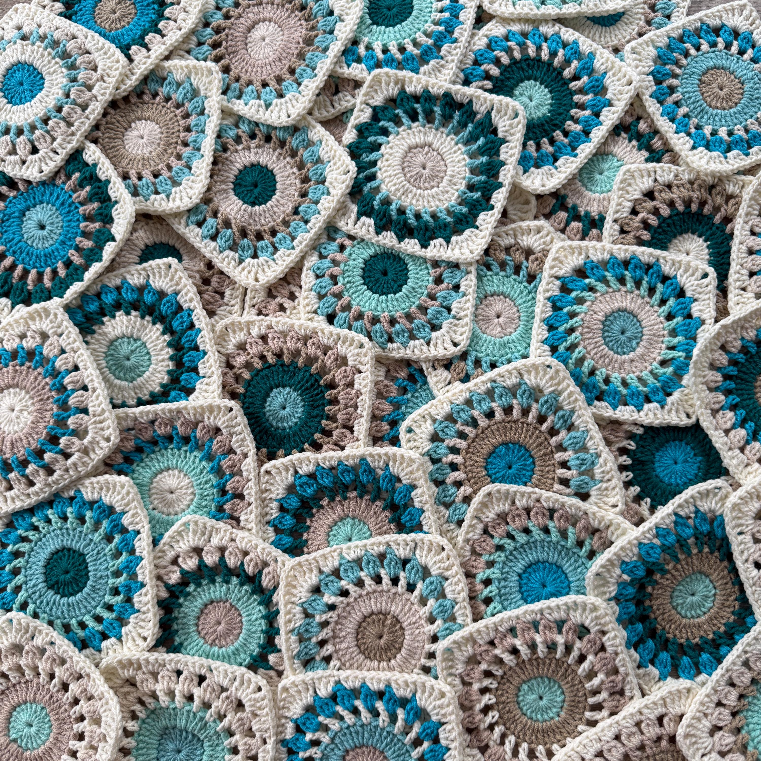 40 Beautiful Circle Crochet Patterns To Make For Your Home 15 Circle Granny Square Pattern Beginner Friendly