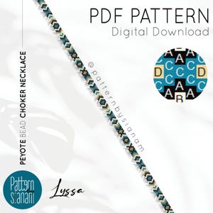 Può includere: Un modello PDF digitale per una collana girocollo con perline peyote. Il design presenta un motivo di perline in verde acqua, nero e beige. Il testo "PDF PATTERN Digital Download" è visualizzato in alto. L'immagine include anche il testo "PEYOTE BEAD CHOKER NECKLACE".